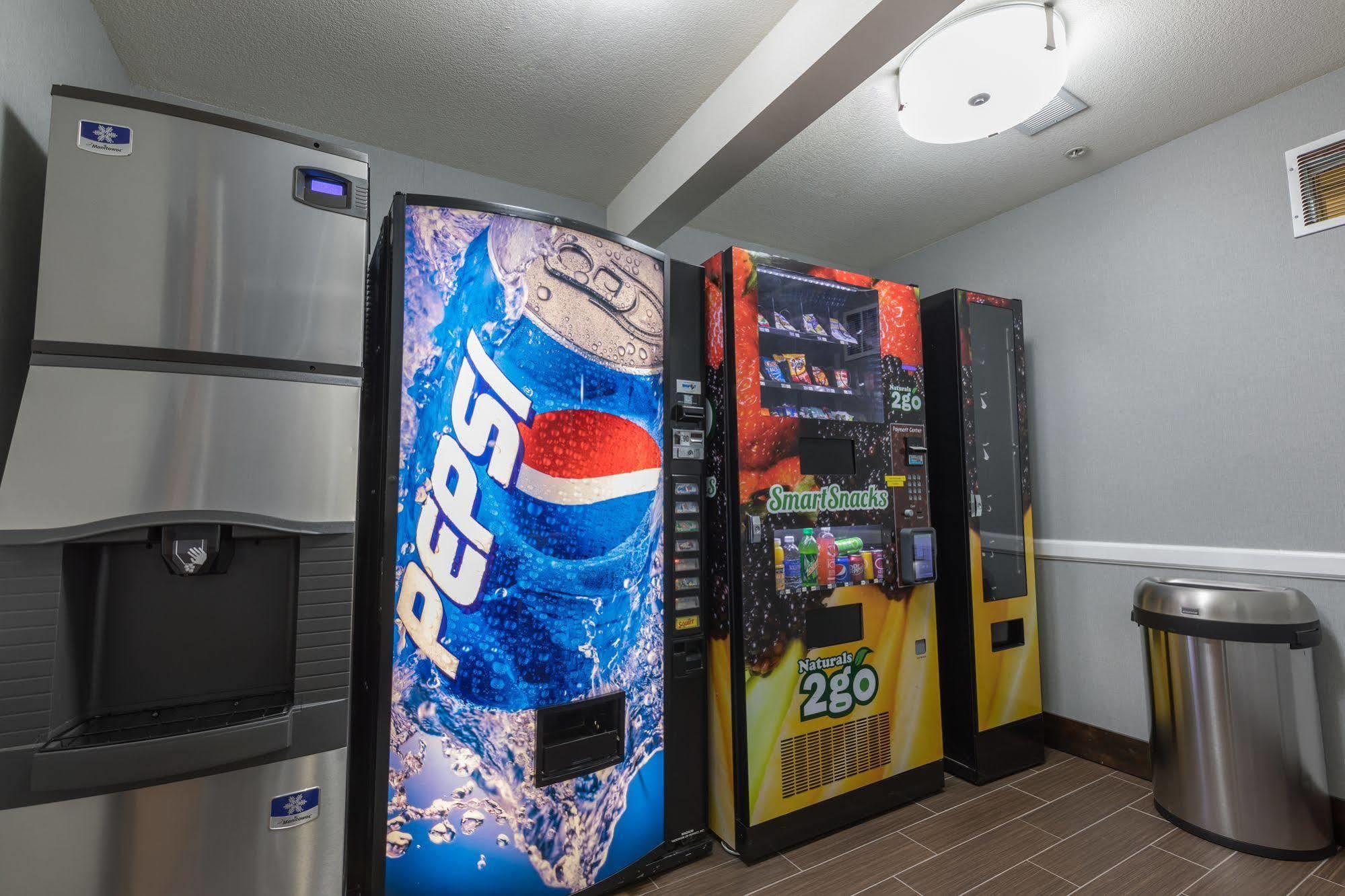尤金汉普顿酒店 外观 照片